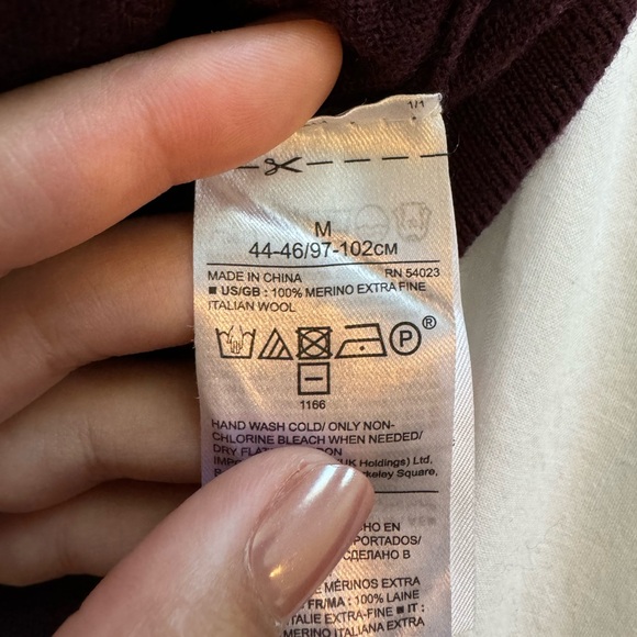 MENS BANANA REPUBLIC ITALIAN MERINO YARN - Picture 4 of 4